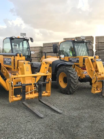 Brand new JCBs added to UAE fleet